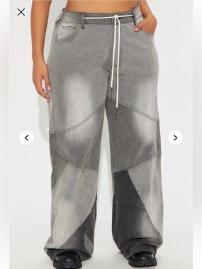 New With Tags - Fashion Nova Jeans - Size 5 - Wide Leg